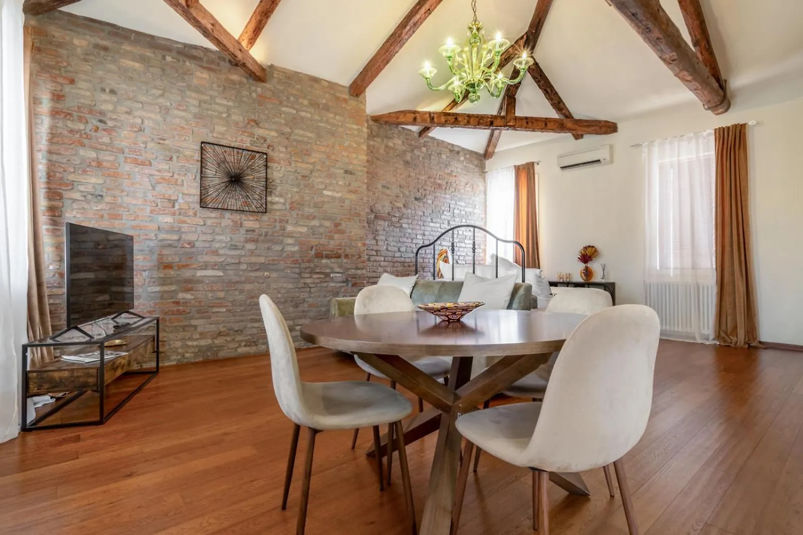 Duomo Murano Apartment With Canal View Italy