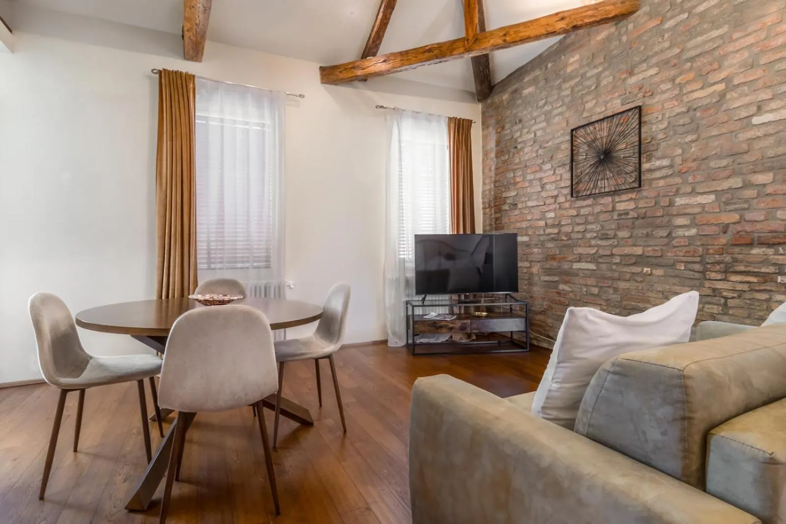 Duomo Murano Apartment With Canal View Italy