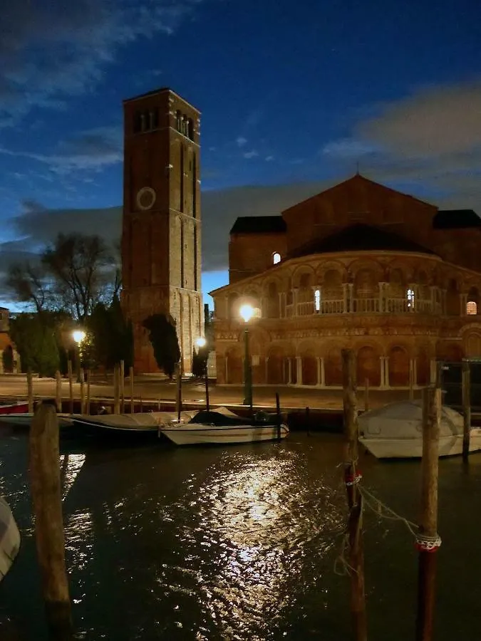 Duomo Murano Apartment With Canal View