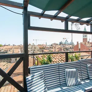 Penthouse With Rooftop Terrace And 360 Views Of - Venice5th Apartment